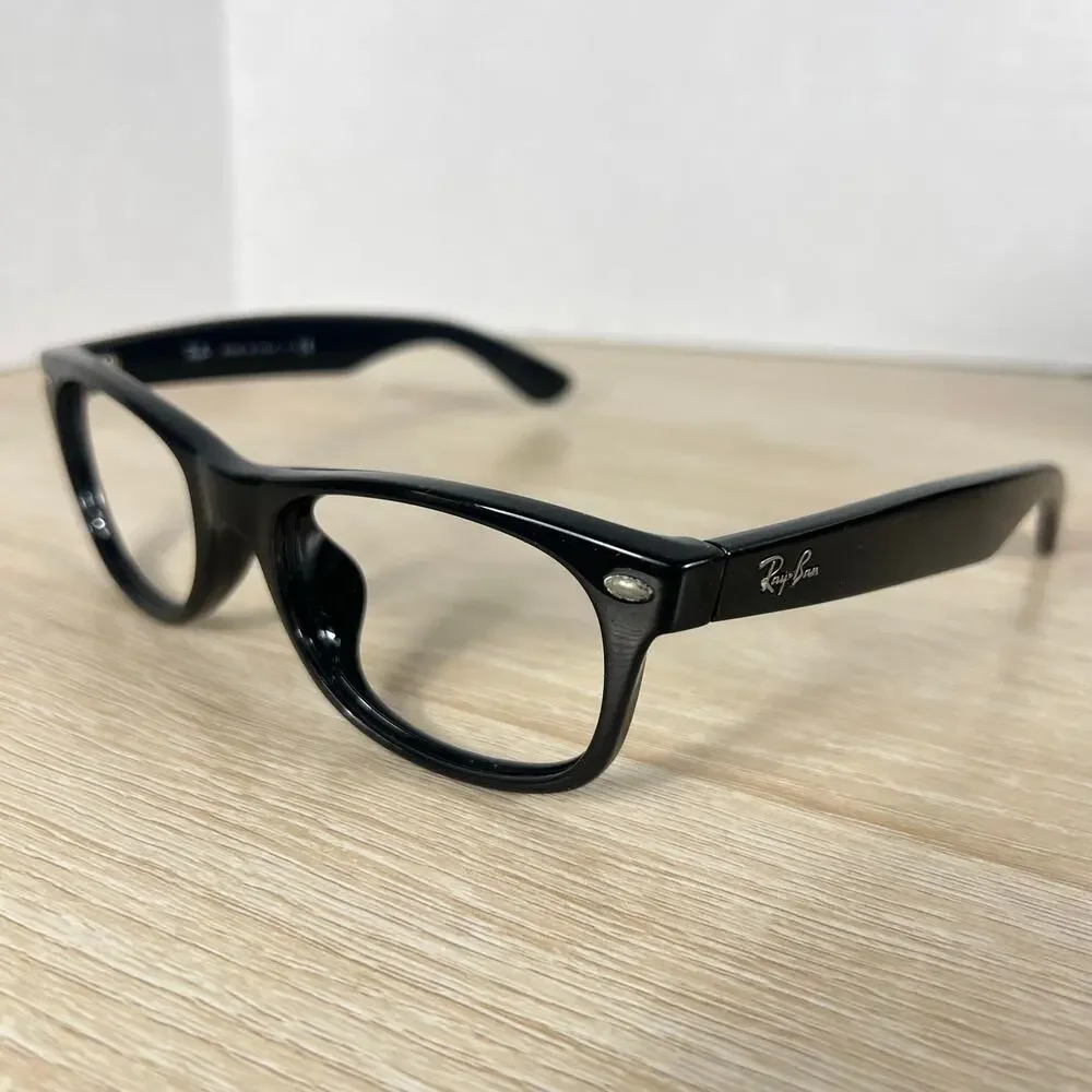 Ray-Ban RB2132-F New Wayfarer 901 Sunglasses Polished Black Frames 52-18 Italy